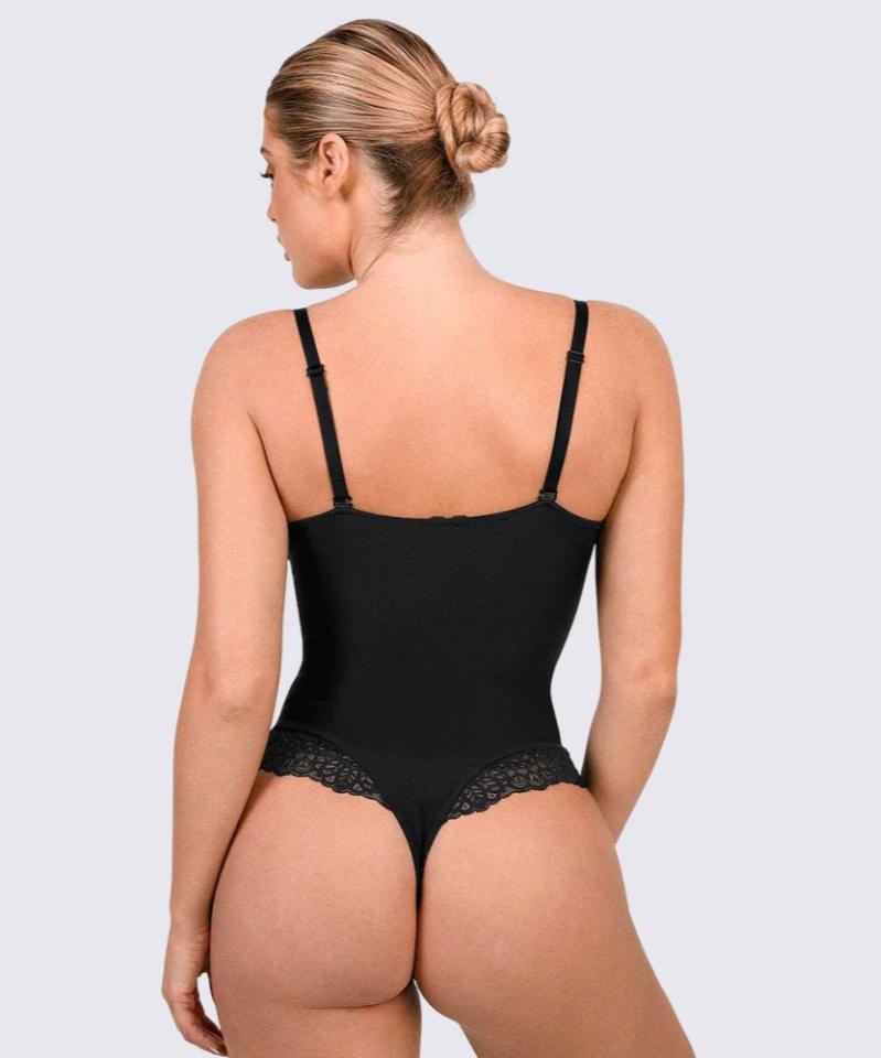 Body mit Spitzen | BODYATTRACT™
