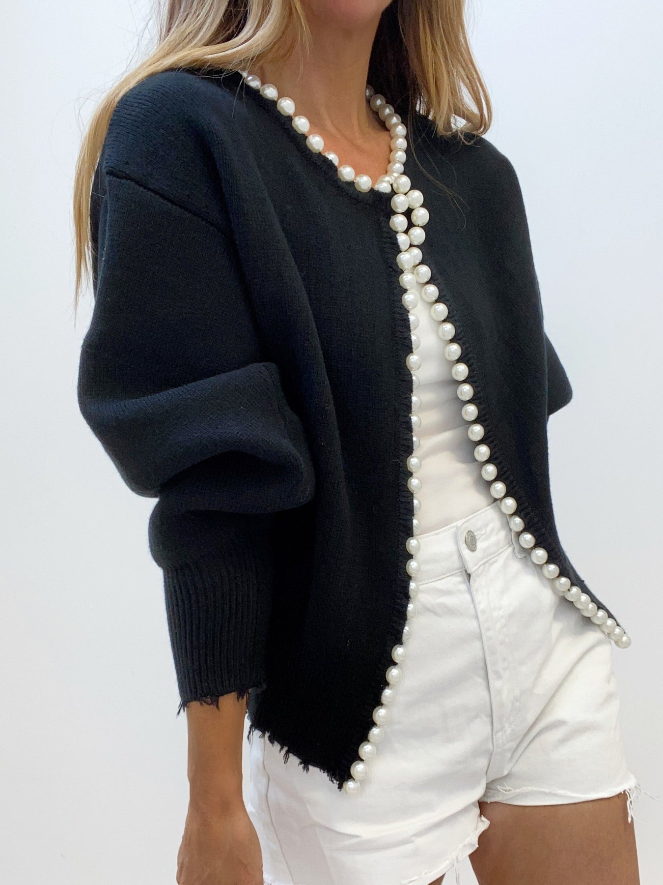 Damenstrickjacke mit Perlenverzierung | PERLEA