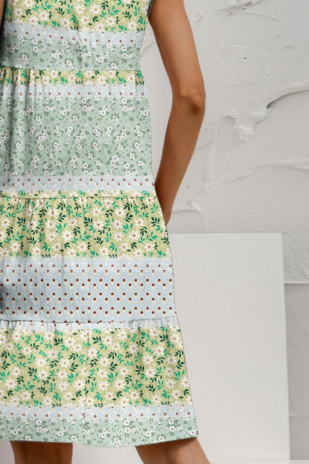 Ärmelloses Blumenkleid | GULIETA