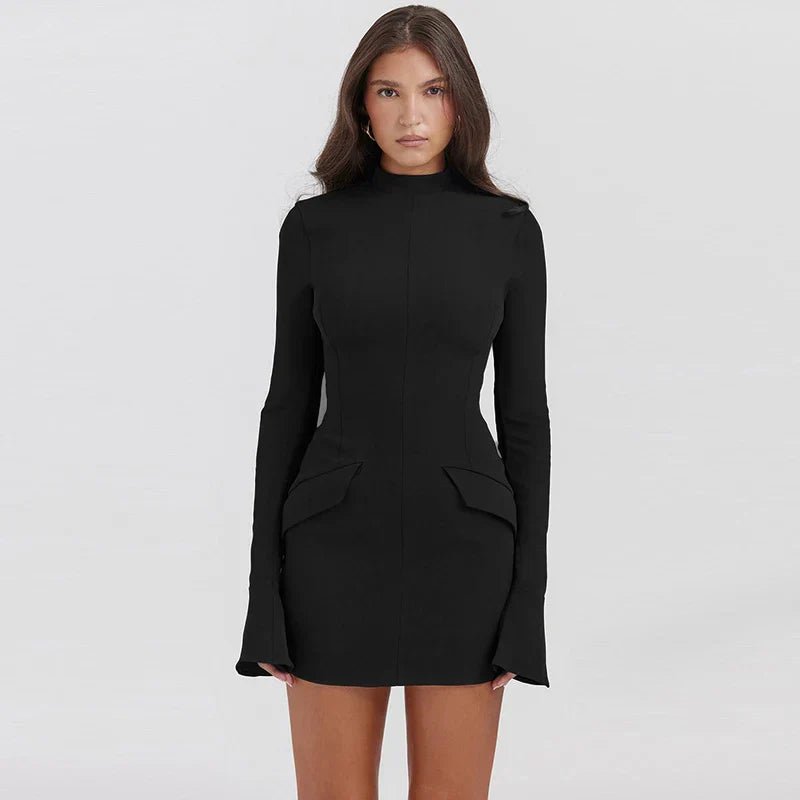Enges kurzes Kleid mit Taschen | KLASSY™