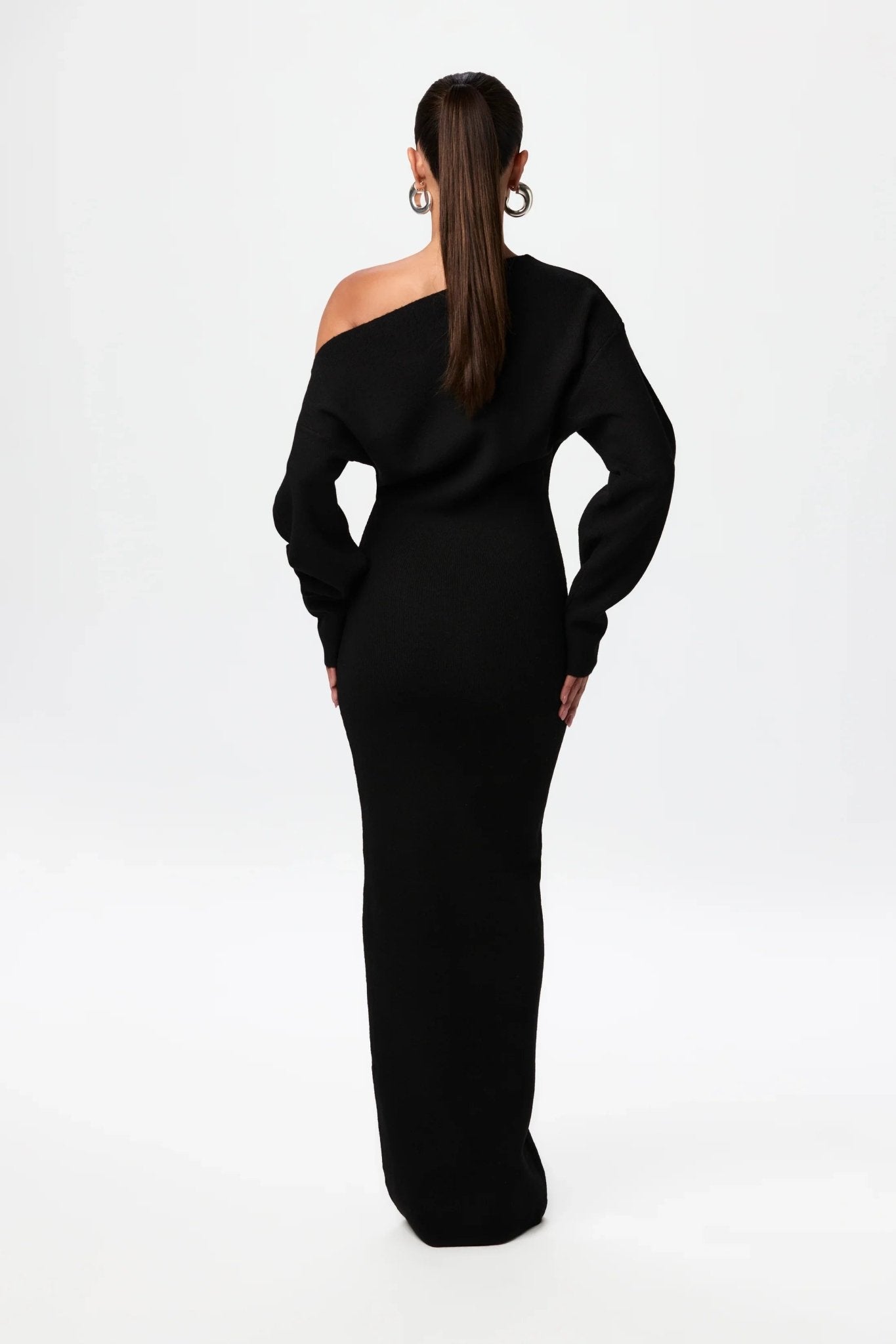 Modernes Schulterfreies Strickkleid | EMMA