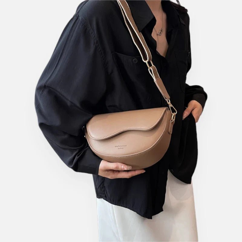 Chic Halbmond Leder Bauchtasche | DEMILUNA