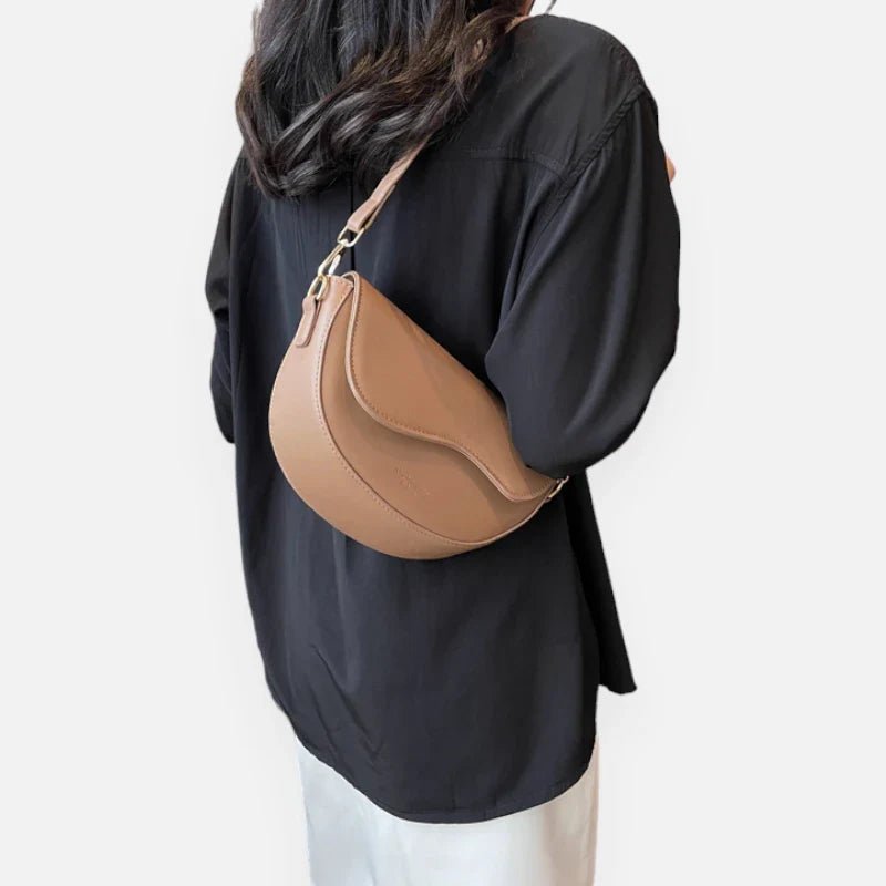Chic Halbmond Leder Bauchtasche | DEMILUNA