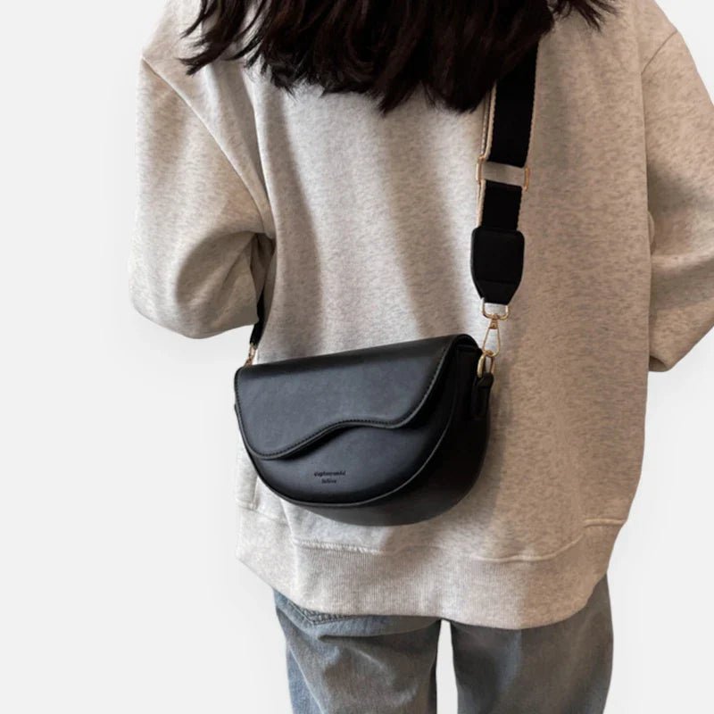 Chic Halbmond Leder Bauchtasche | DEMILUNA