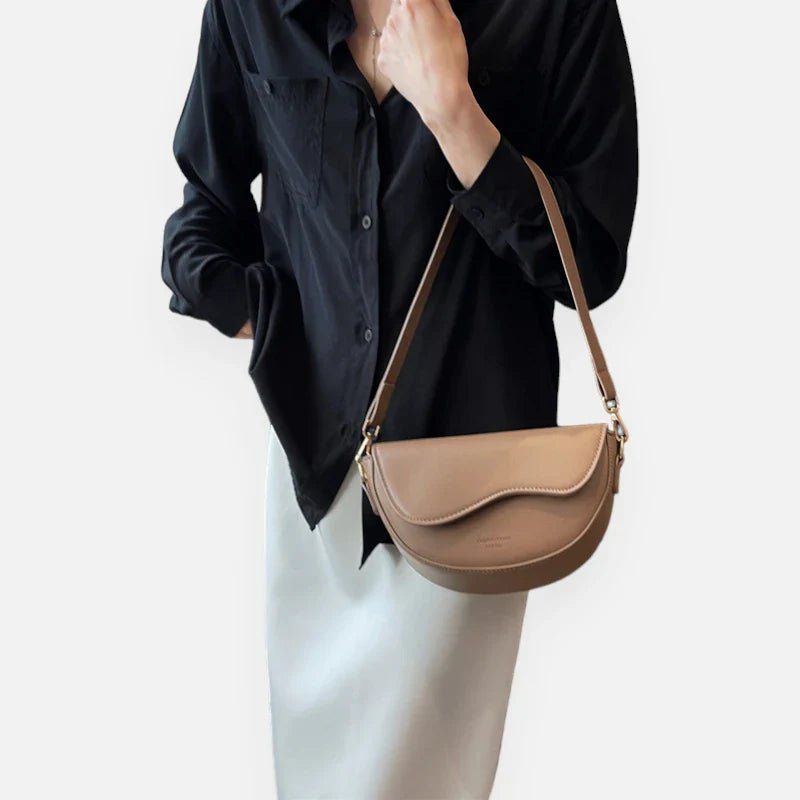 Chic Halbmond Leder Bauchtasche | DEMILUNA