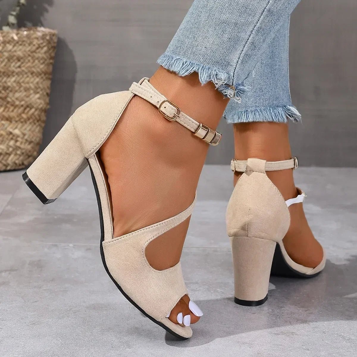 Bequeme Orthopädische Sandalen mit Absatz | ALIX