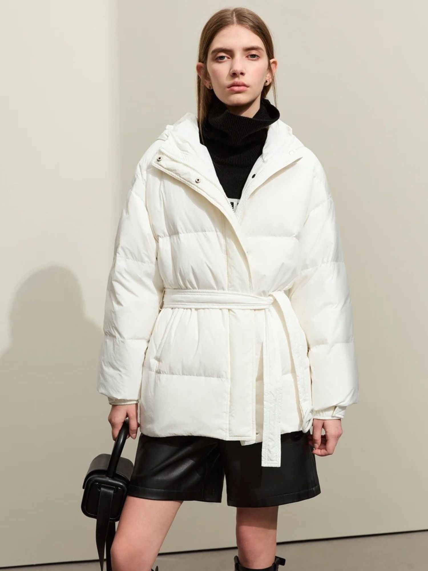 Steppjacke für Damen mit Gürtel und Kapuze | WINTERALLURE