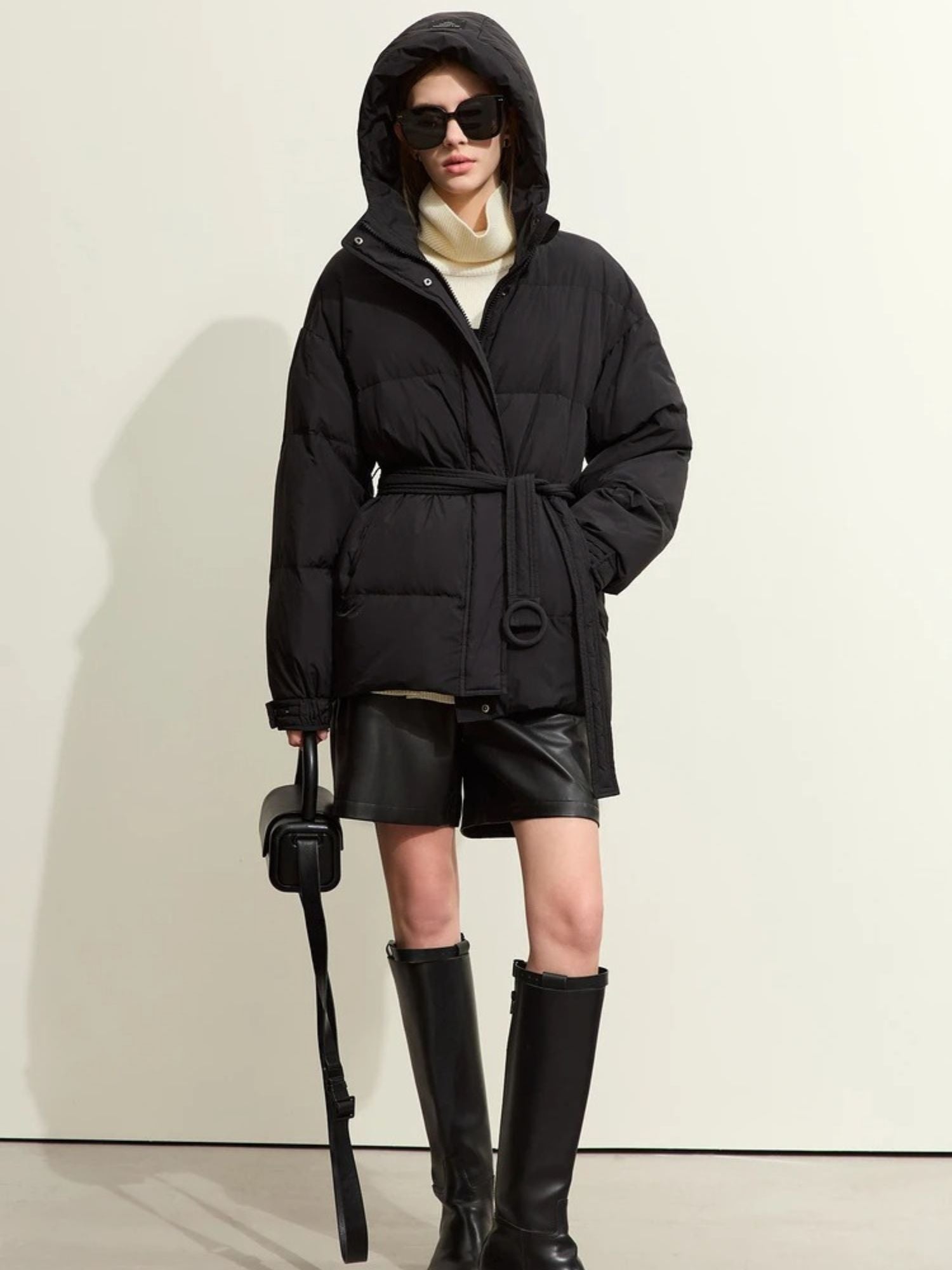Steppjacke für Damen mit Gürtel und Kapuze | WINTERALLURE