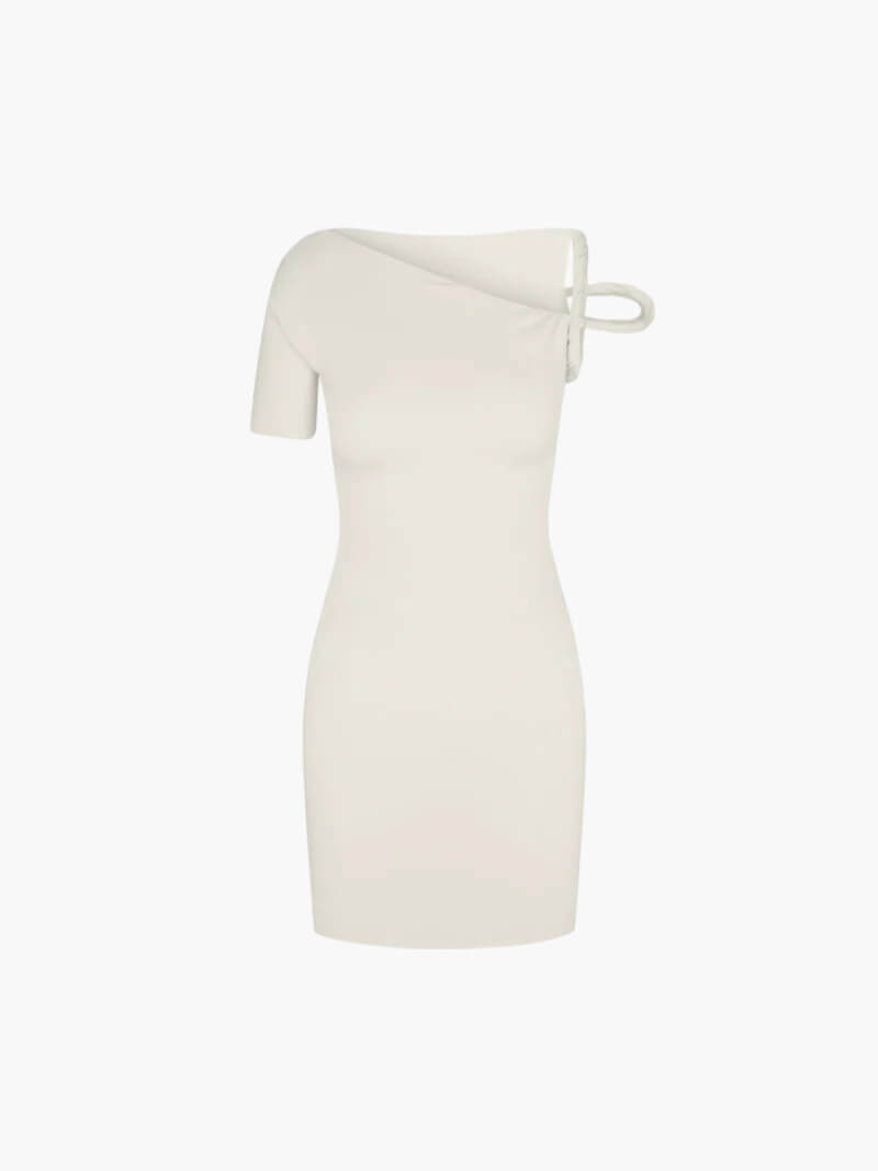 Moderne taillierte gedrehte Robe | TWISTGLAM™