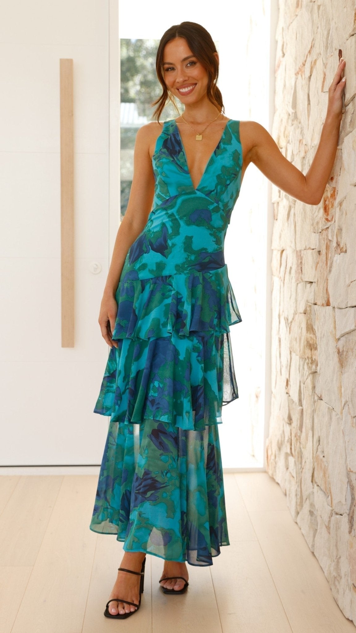 Elegantes langes Kleid für einen mühelosen Sommerstil | EILEEN