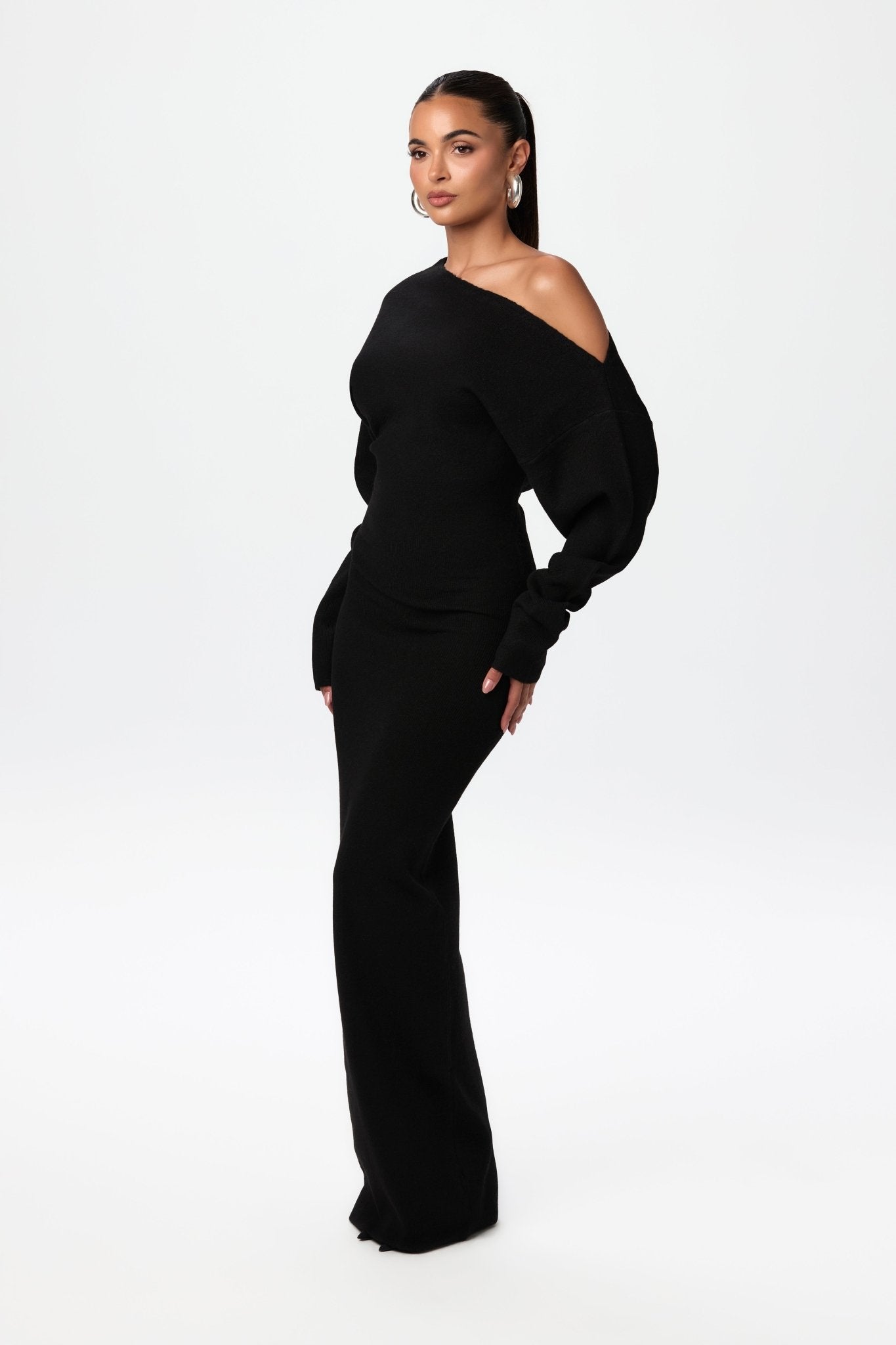 Modernes Schulterfreies Strickkleid | EMMA