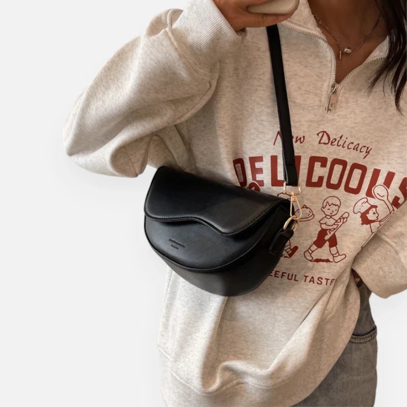 Chic Halbmond Leder Bauchtasche | DEMILUNA